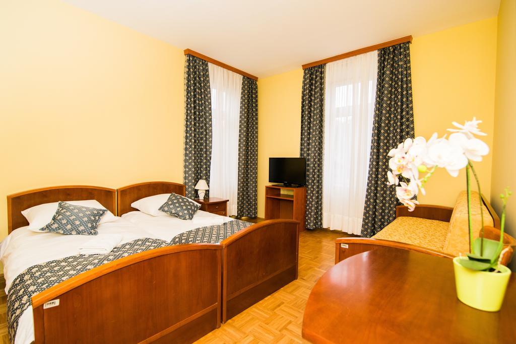 Garni Hotel Vila Ana Rogaška Slatina Exterior foto